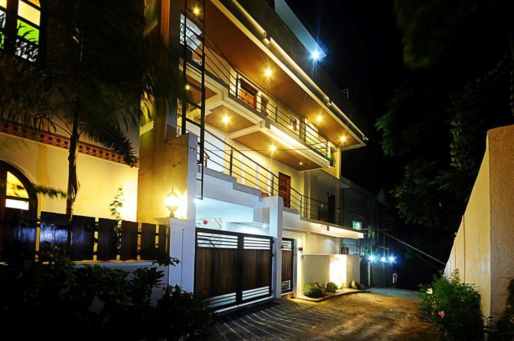 Bluewaves Westcliff Villa Balabag  Eksteriør bilde