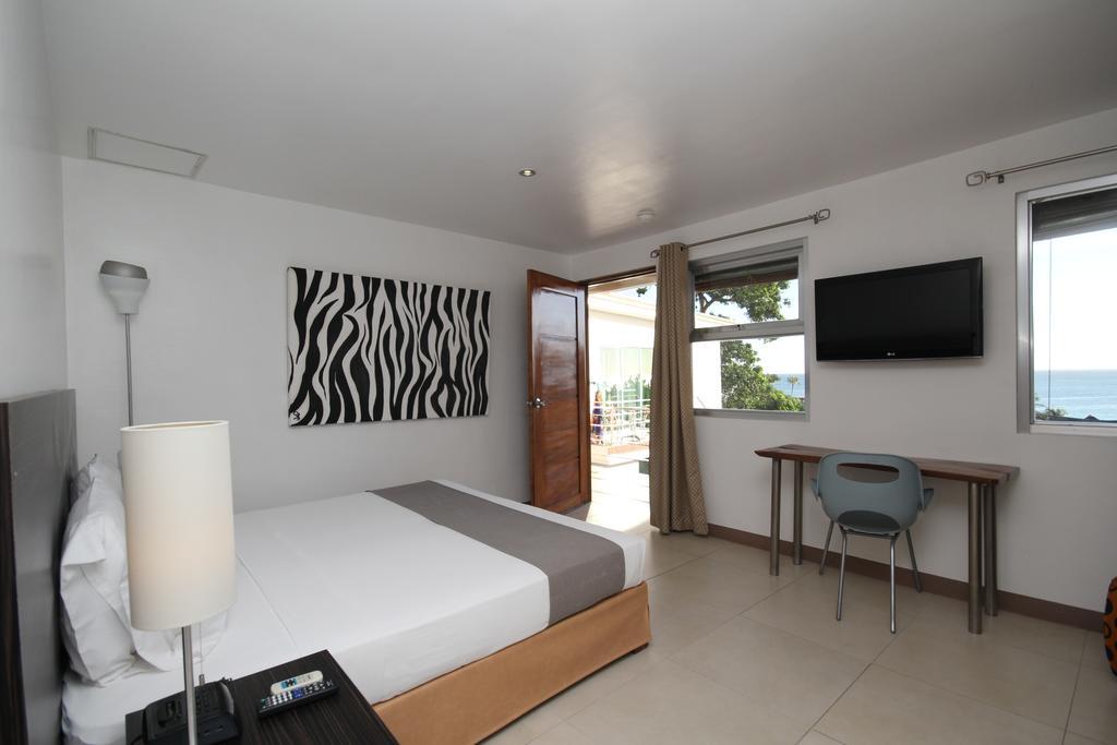 Bluewaves Westcliff Villa Balabag  Eksteriør bilde